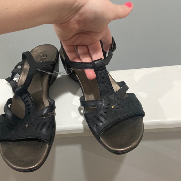 CLARKS Bendables Leather Wedge Sandals black color Women's Sz 10M - Picture 16 of 16